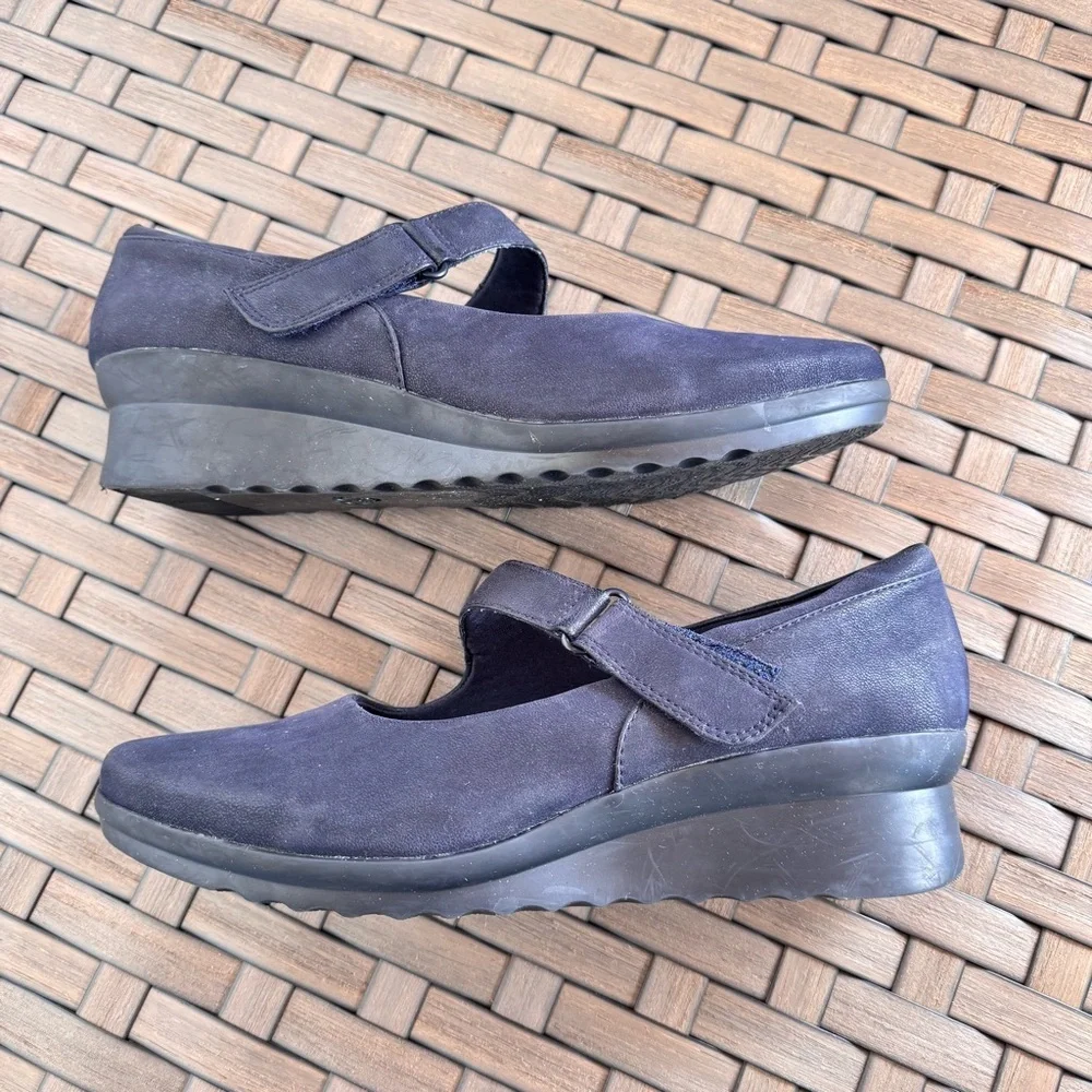 Clarks Women’s Cloudsteppers Caddell Yale Wedge Pump Mary Jane‎ Shoe Navy Sz 10